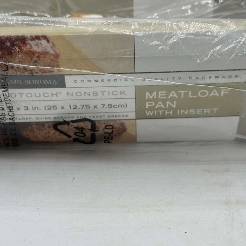 Williams Sonoma Goldtouch® Pro Nonstick Loaf Pan 1 lb w/ Meatloaf  Insert 10